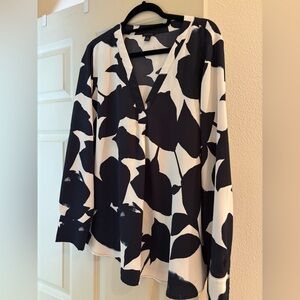 Ann Taylor Black and White Floral Blouse